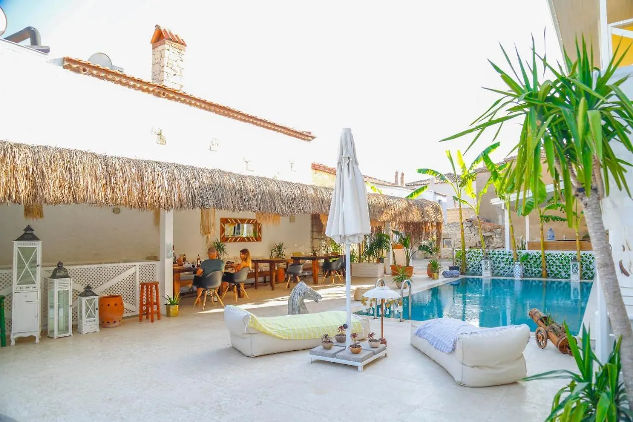 Hotel Adacan Butik Otel Esmirna